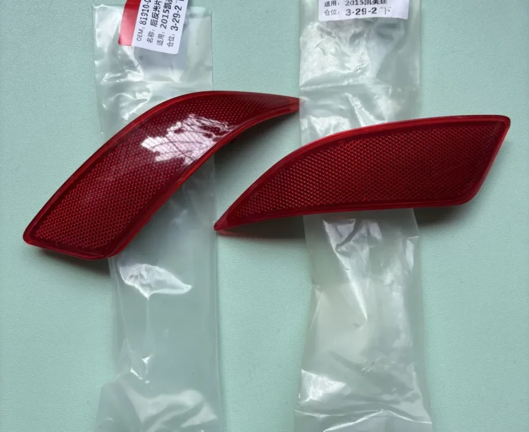 Toyota Camry Rear Bumper Reflector Set